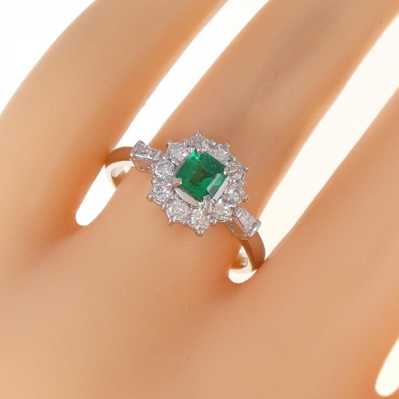 PT900 エメラルド リング 0.407CT - メルカリ 