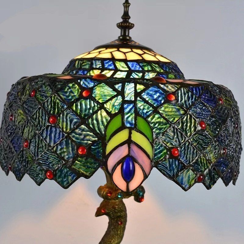 アンティーク花柄レトロな雰囲気がおしゃれ ティファニー