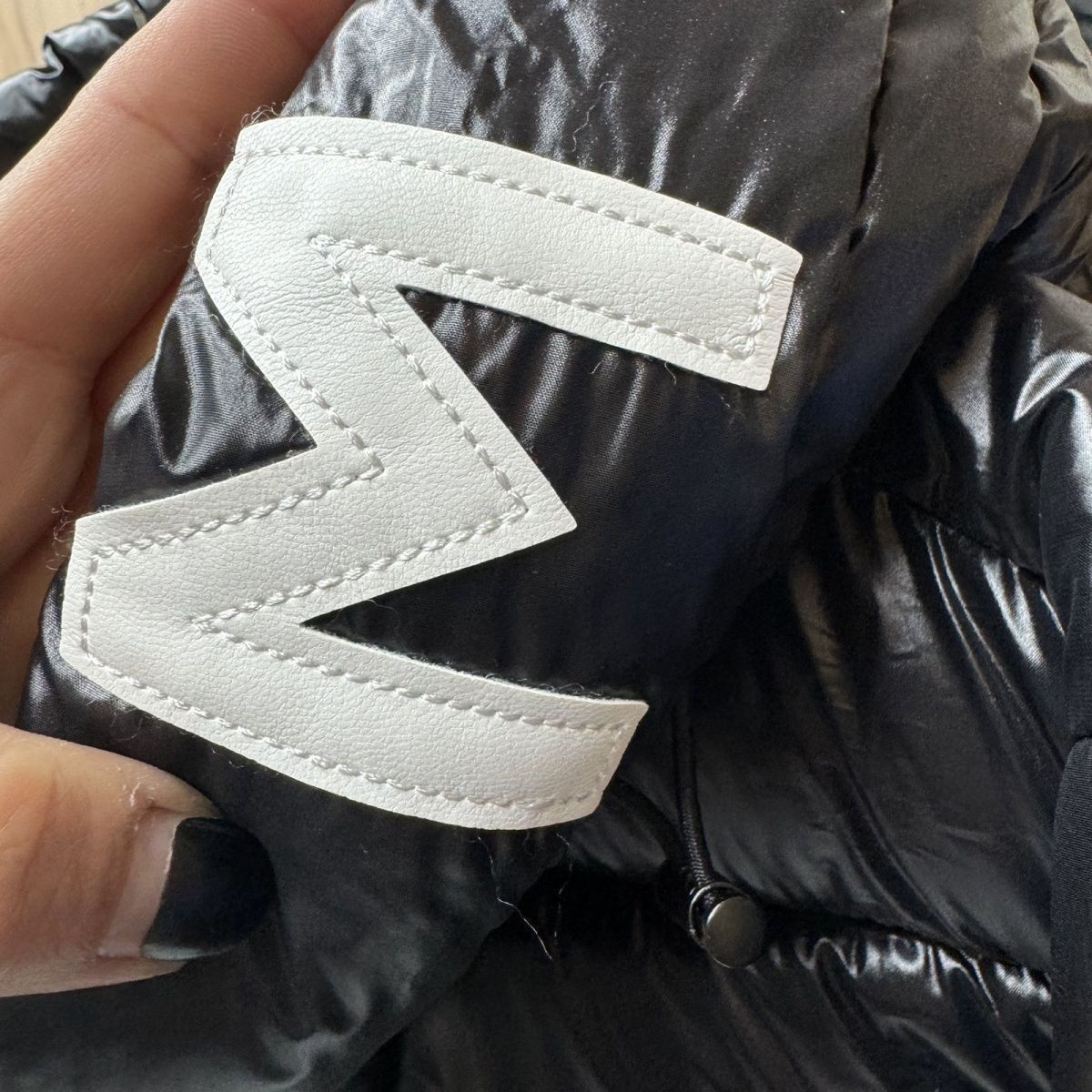 【新品未使用】モンクレール MONCLER ❤️ アウタージャケット 新品MONCLER モンクレール 男女兼用 ダウンジャケット｜本日限定