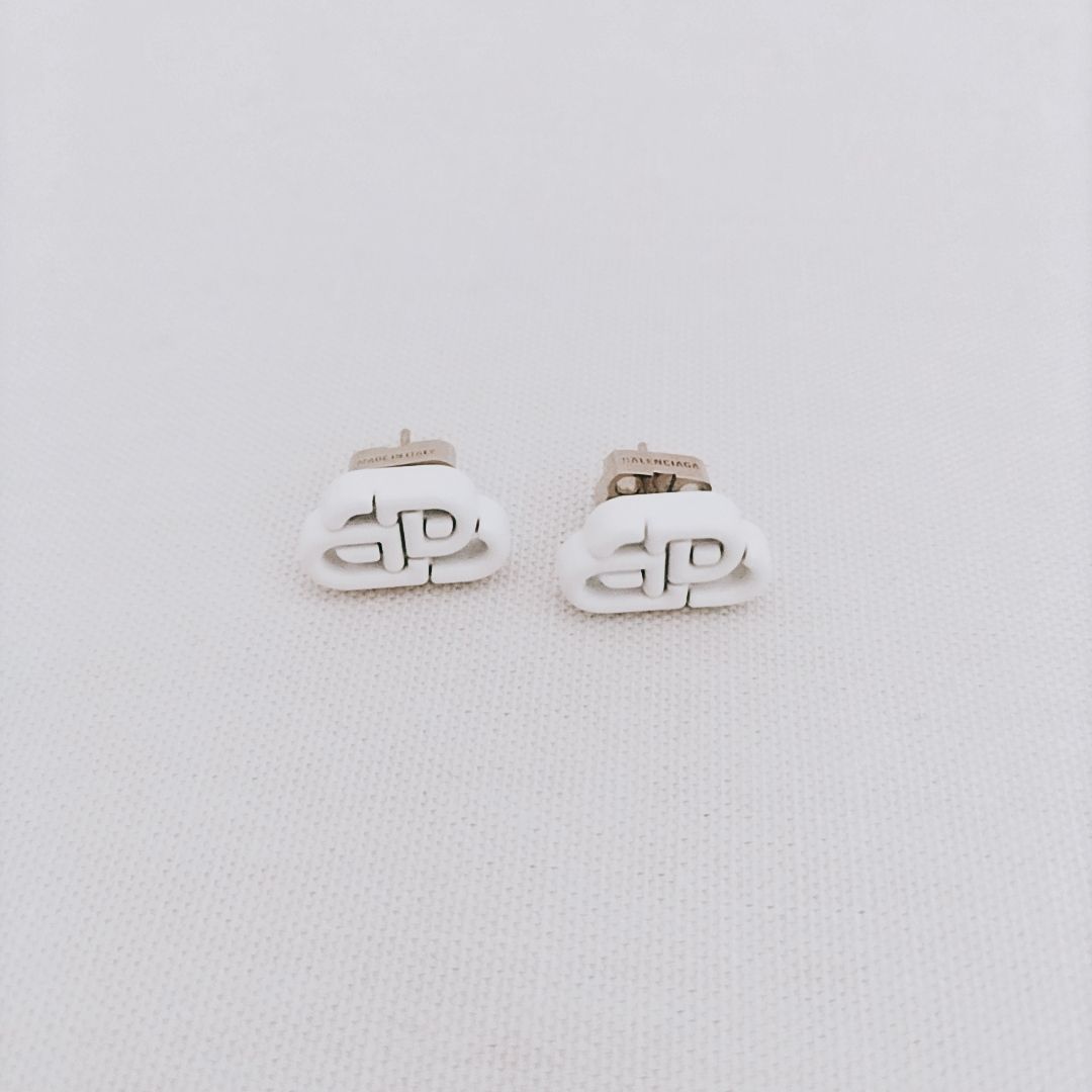 新品未使用】BALENCIAGA BB XS STUD ピアス ホワイト バレンシアガ 