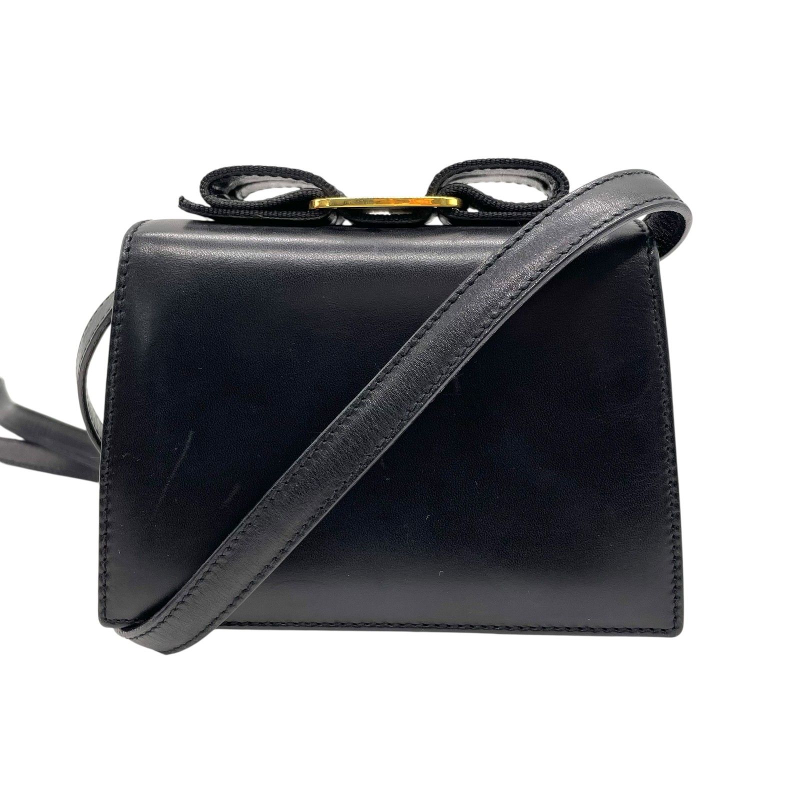 美品 Ferragamoフェラガモ ミニショルダーバッグ ボディクロス 美品 Ferragamoフェラガモ ミニショルダーバッグ ボディクロス