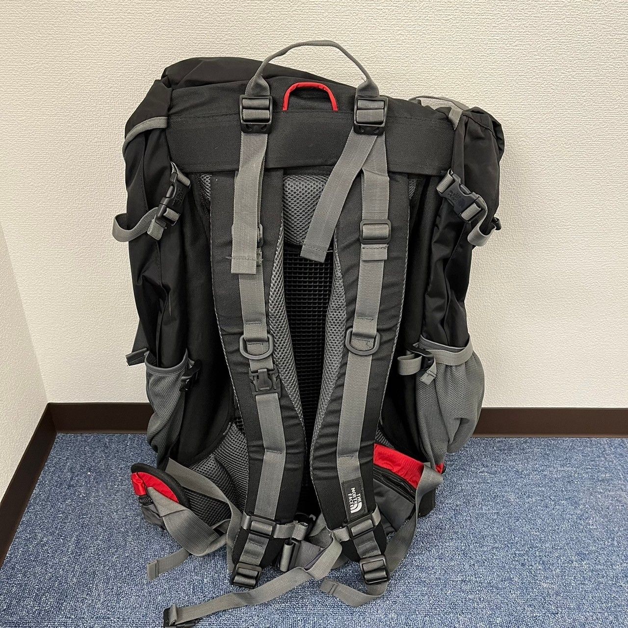 中古美品】ノースフェイス THE NORTH FACE ELECTRON 60（赤） - メルカリ
