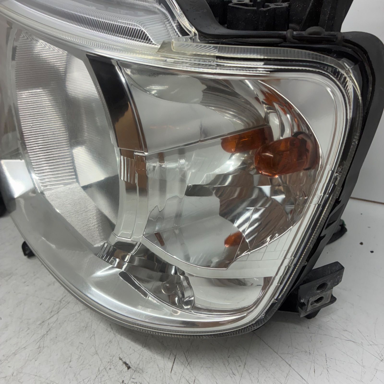 ◆ H81W EKワゴン 後期 純正 右ヘッドライト ハロゲン 8301A360