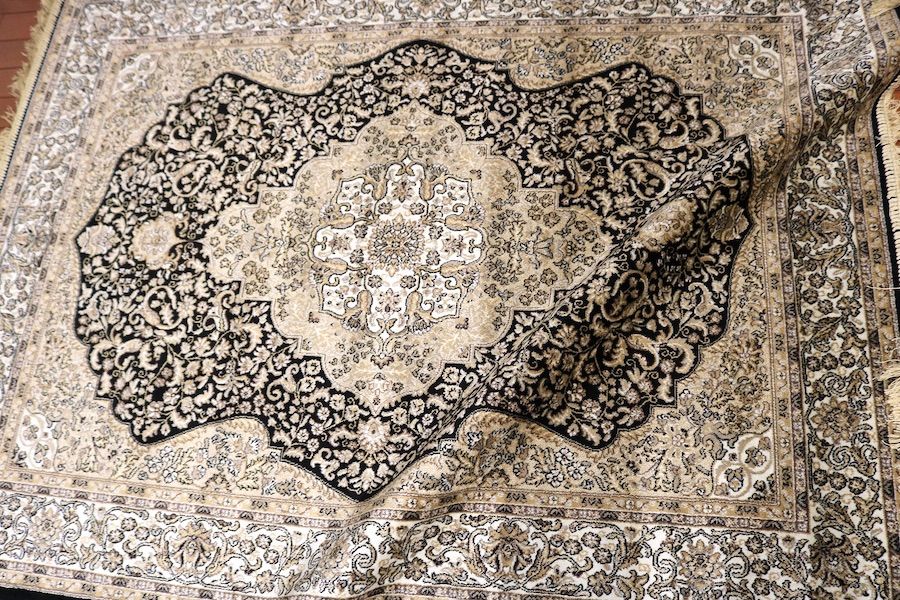 ペルシャ柄絨毯 120×160 新品未使用 カーペット 訳あり アウトレット ペルシャ柄絨毯 120×160 新品未使用 カーペット 訳あり