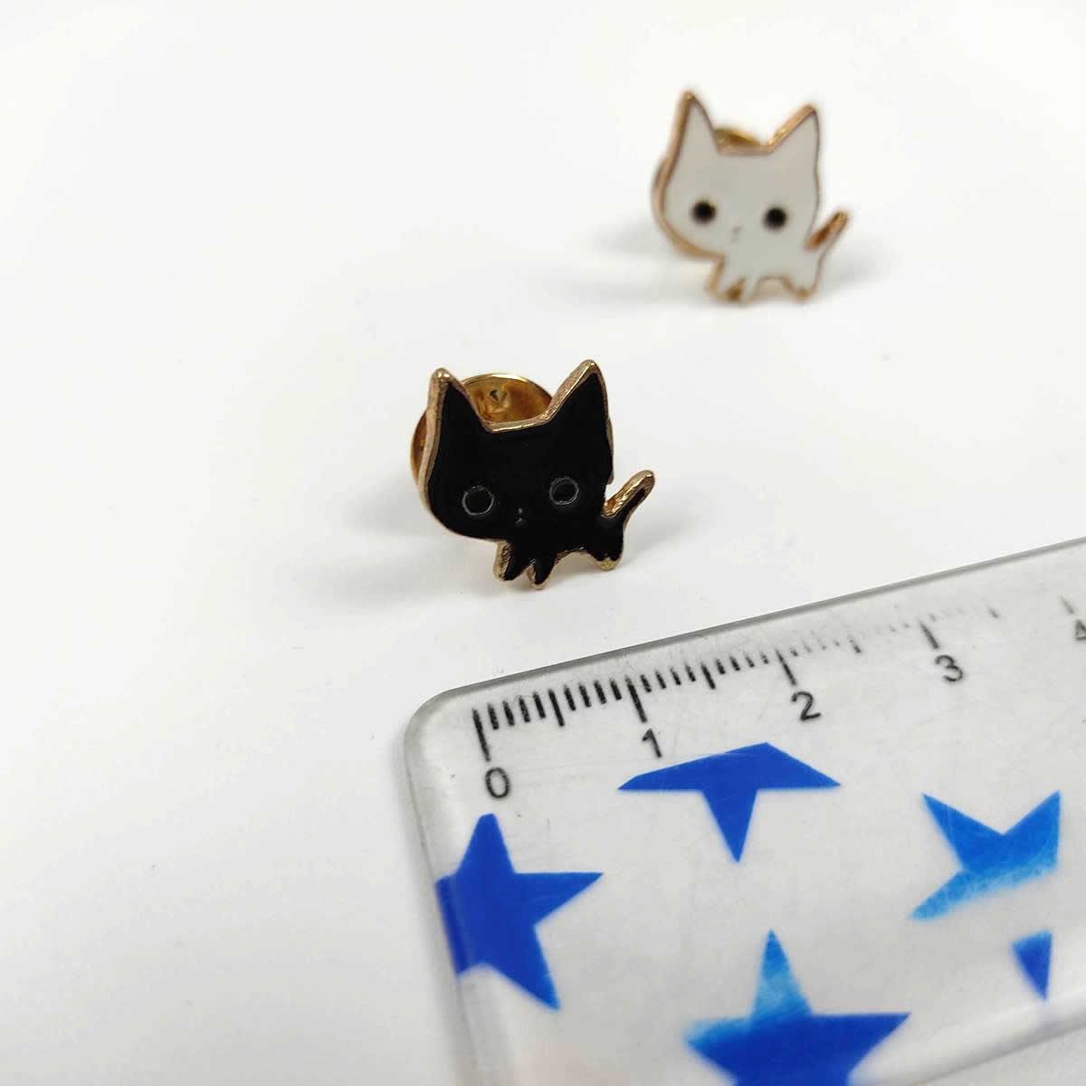 2個セット】黒猫 白猫 ピンバッジ 猫モチーフ 動物 アニマル 