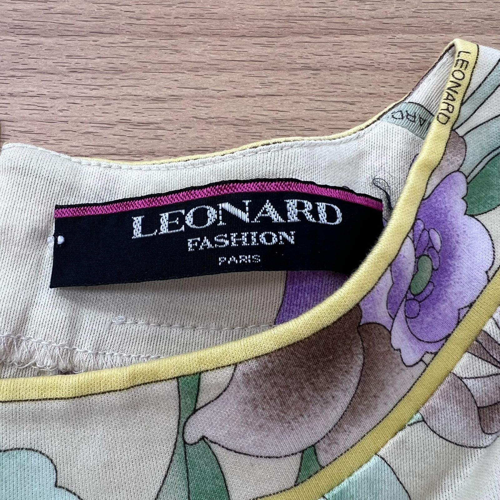 LEONARD レオナール 花柄 Tシャツ カットソー レディース LEONARD レオナール 花柄 Tシャツ カットソー レディース