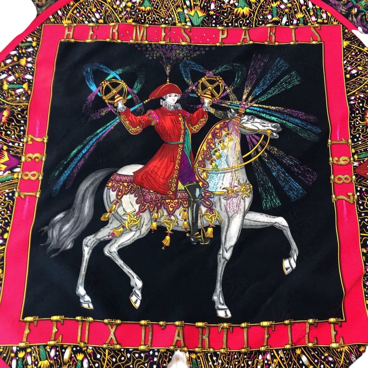【値下げしました】エルメス スカーフ カレ90 FEUX D'ARTIFICE HERMES】【FEUX D'ARTIFICE】【フランス製】エルメス『カレ90