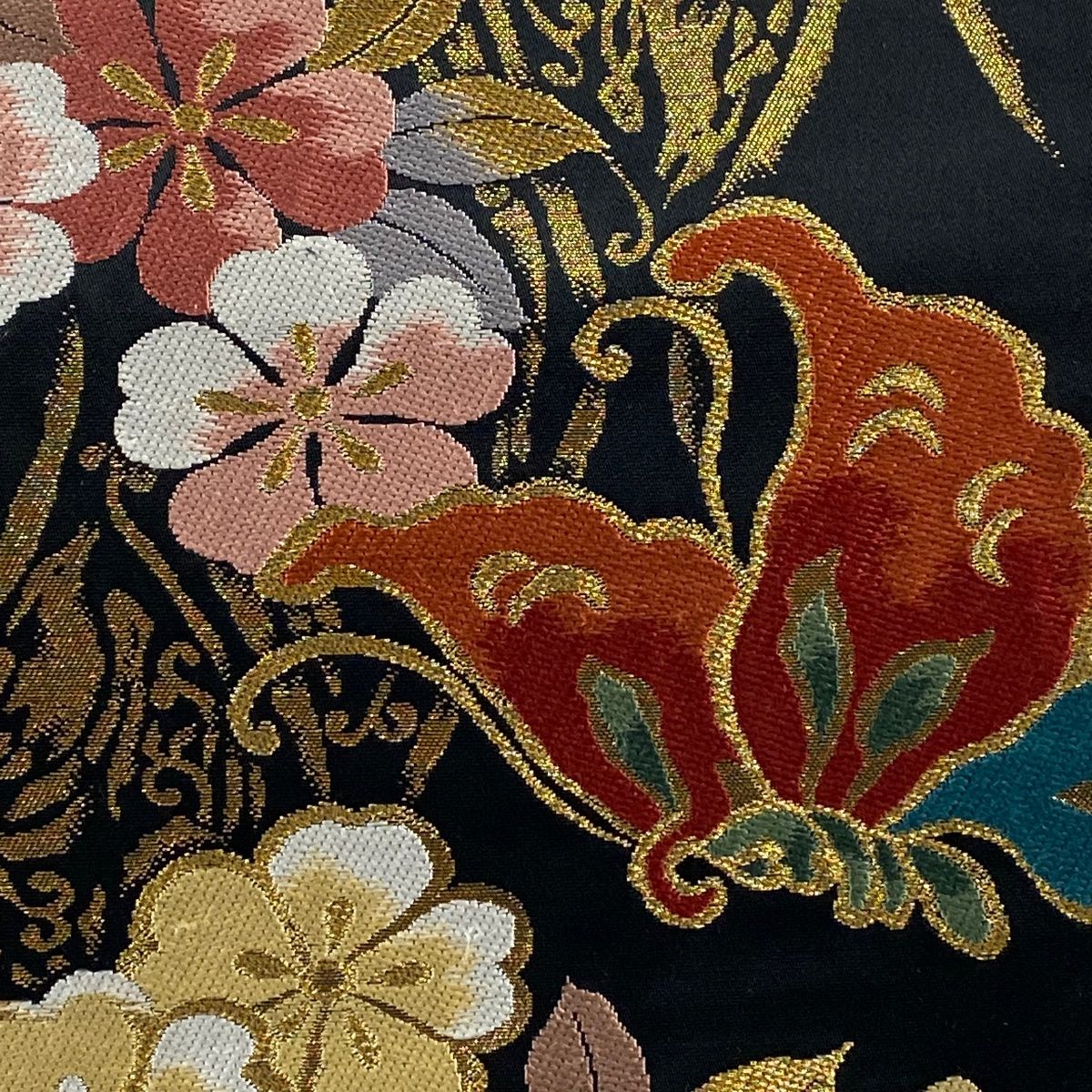 A13 美品　未使用振袖用袋帯　ゴールド　金糸　蝶花模様 袋帯 美品 秀品 花 蝶 金糸 箔 黒 六通 正絹 【中古】 - メルカリ