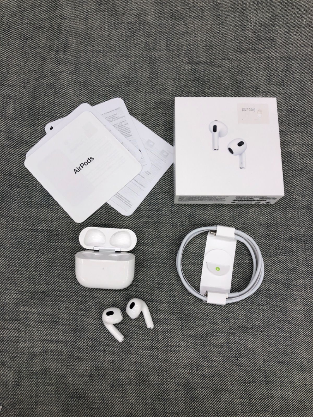 0 YG25061706 ≪品≫ Apple Air Pods (第3世代) Magsafe 2024 充電