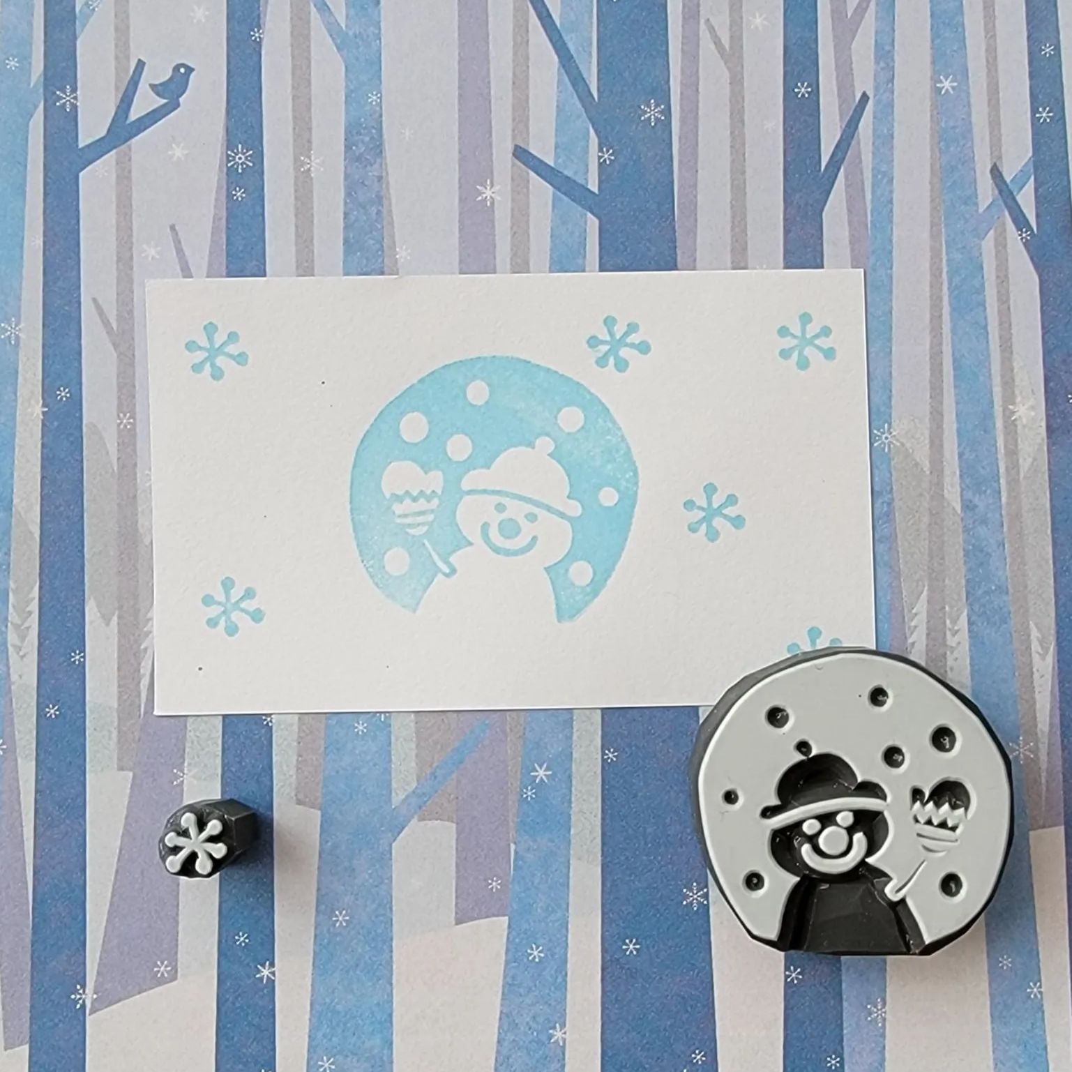 消しゴムはんこNo.335 モフモフくまちゃんと雪だるま 消しゴムはんこNo.335 モフモフくまちゃんと雪だるま