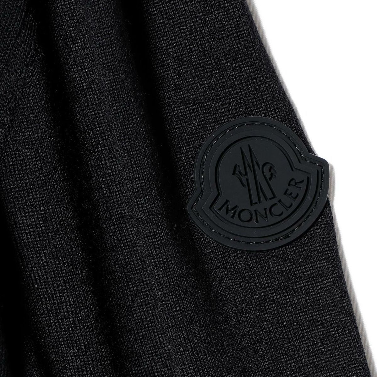 37 MONCLER モンクレール 9C00029 M1180 ブラック クルーネック ニット 