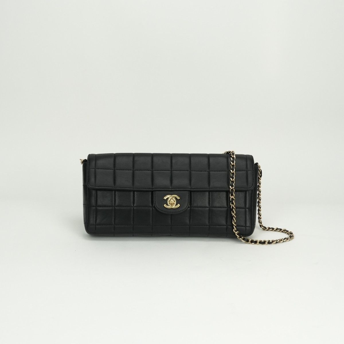 シャネル ココマーク チョコバー ラムスキン ショルダーバッグ CHANEL - CHANEL チョコバー ラムスキン チェーン ショルダー