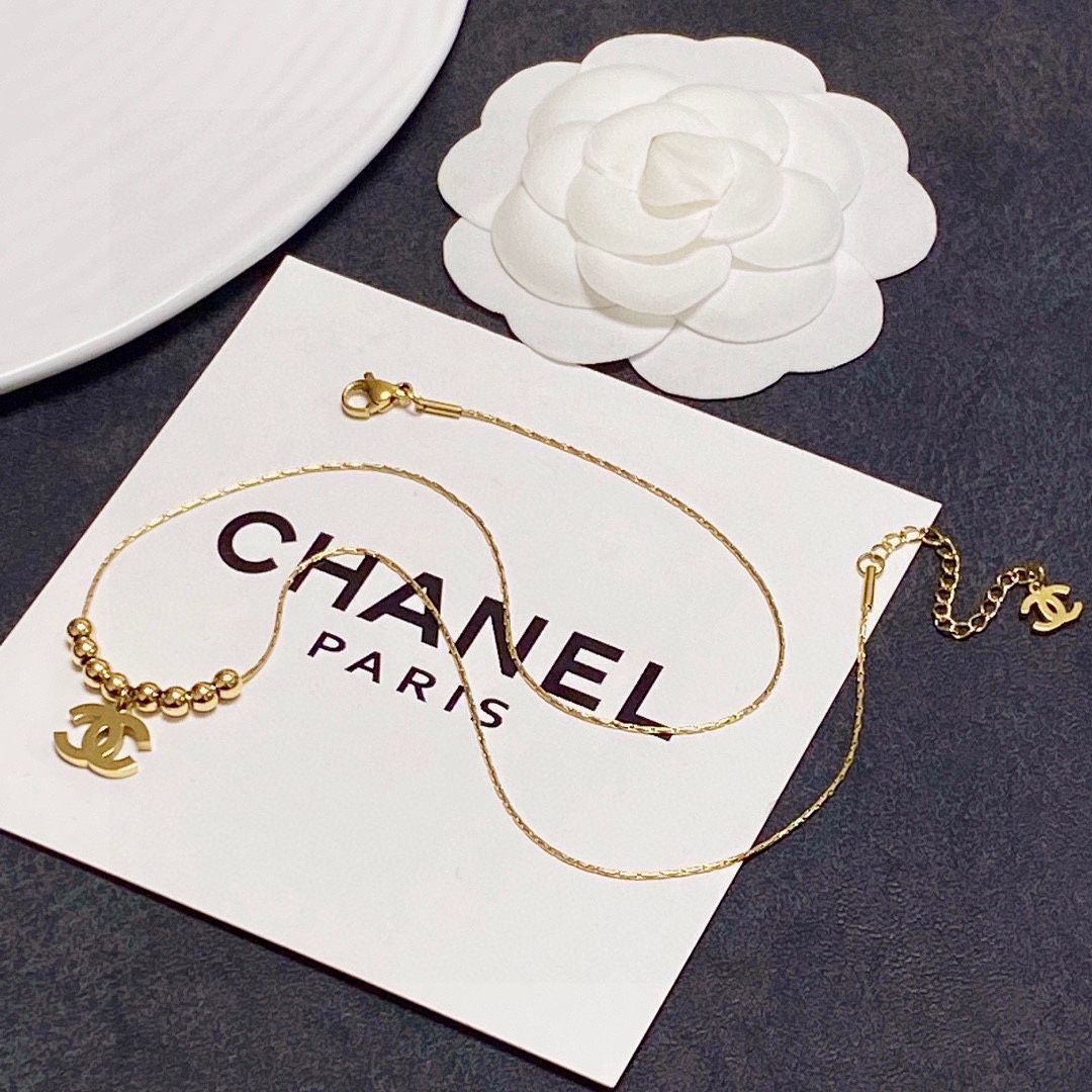 【新品未使用】シャネル（Chanel）CCロゴペンダントネックレス ゴールド