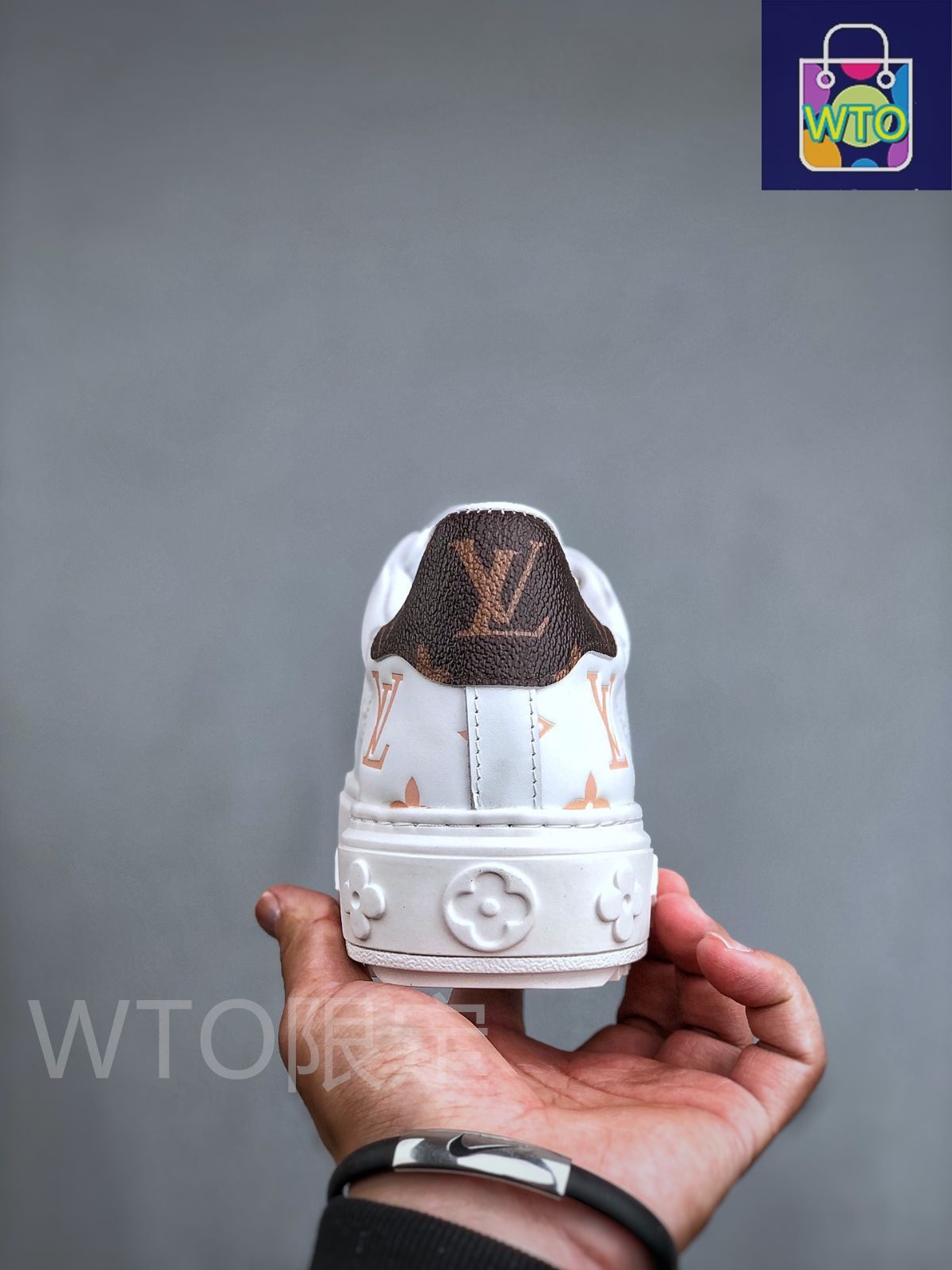 Louis Vuitton スニーカー ベージュ/ホワイト Louis Vuitton スニーカー ベージュ/ホワイト