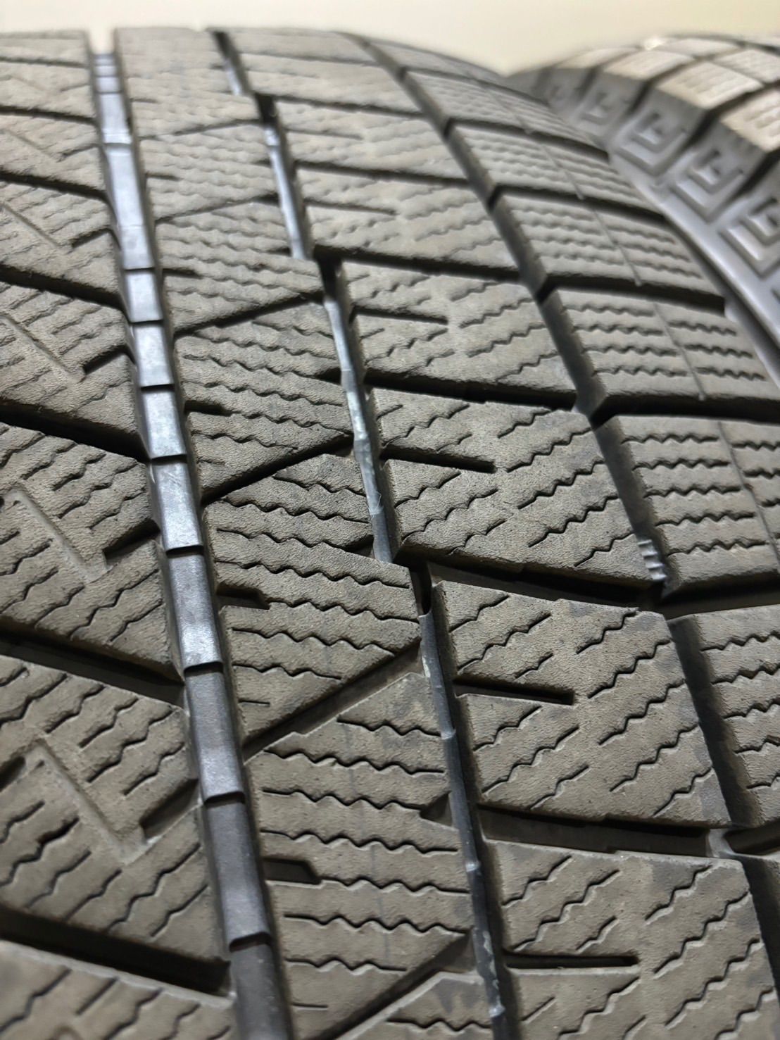 ★215/60R17 DUNLOP/WINTER MAXX 03 22年製 スタッドレス 4本 ダンロップ ウィンターマックス エスティマ C-HR (2-G251)