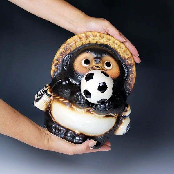 信楽焼 たぬき 置物 高さ26.5cm 陶器 9号サッカー狸 ta-0336 - メルカリ