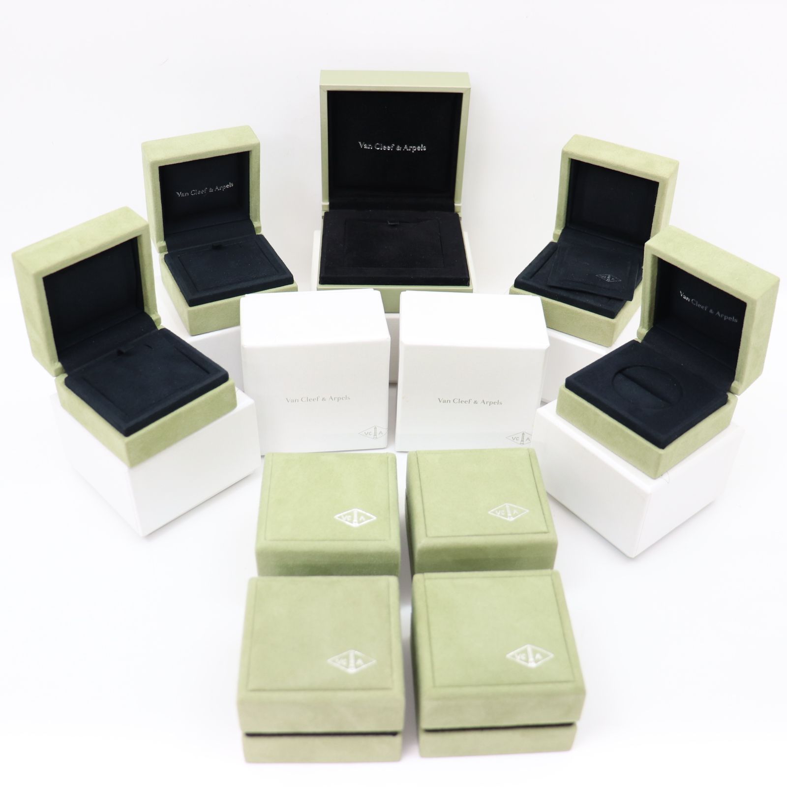 Van Cleef & Arpelsアクセサリーケースと空箱9点セット Van Cleef & Arpelsアクセサリーケースと空箱9点セット(ヴァン