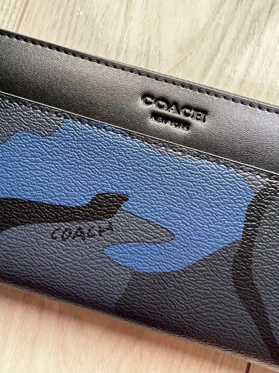 きれい COACH長財布F57802迷彩カモフラブルーブラック新品未使用品