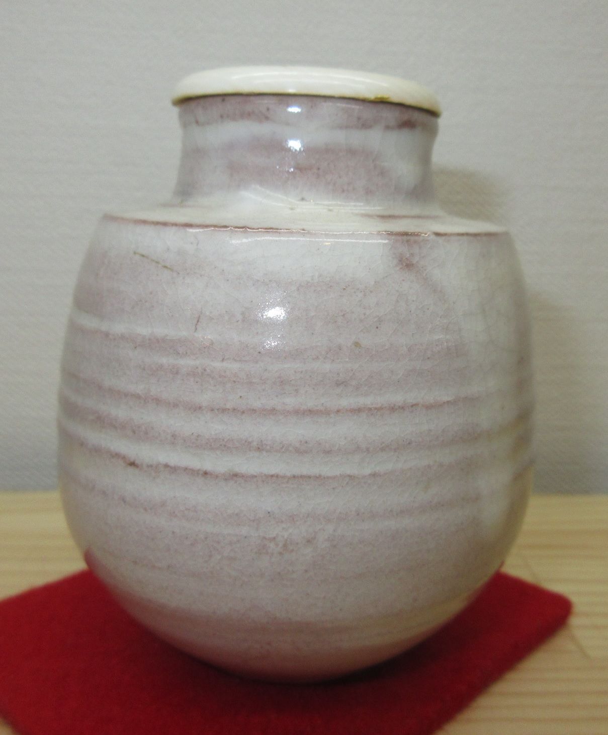 送料込【逢絢亭】茶道具 茶入 萩焼 伝統的な蓋 仕覆付 大野瑞峰 共箱入り 逢絢亭】茶道具 茶入 萩焼 伝統的な蓋 仕覆付 大野瑞峰 共箱入り