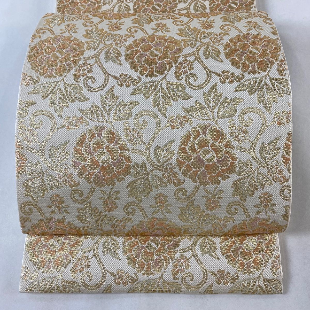 刺繍 クリーム