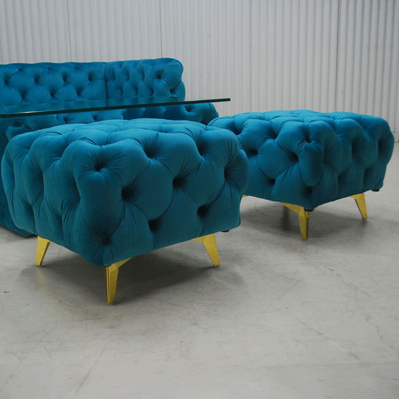 ブルー ガラステーブル