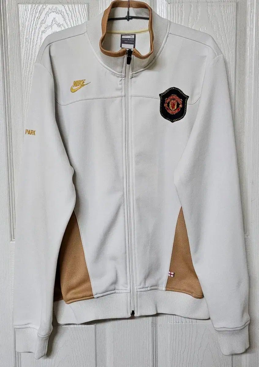 XL マンチェスターユナイテッド NIKE(ナイキ) オールド トラック XL マンチェスターユナイテッド NIKE(ナイキ) オールド トラック