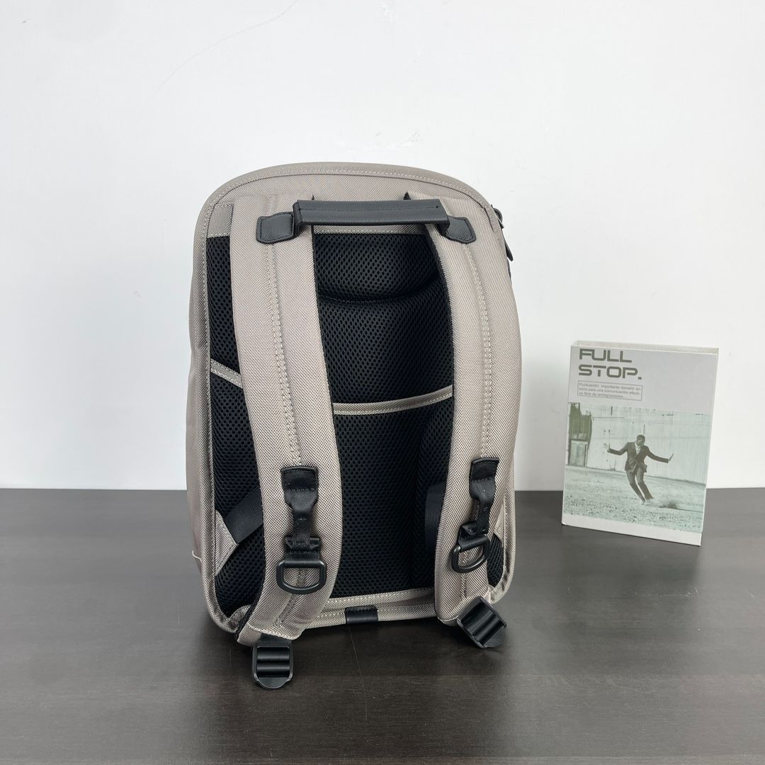 新品未使用 TUMI ALPHA バックパック スリム バックパック リュック 
