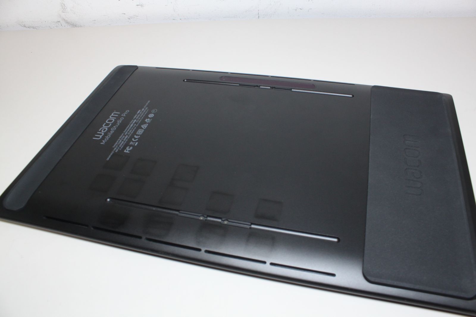 Wacom/MobileStudio Pro/13インチ/128GB/DTH-W1320/液晶ペンタブレット 