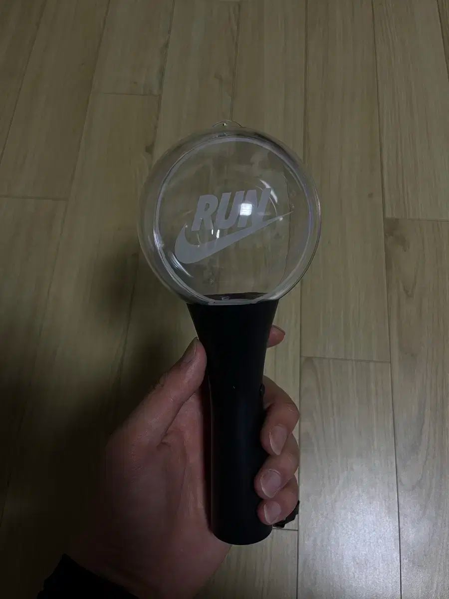 ナイキ ダークツアー マラソン ペンライト