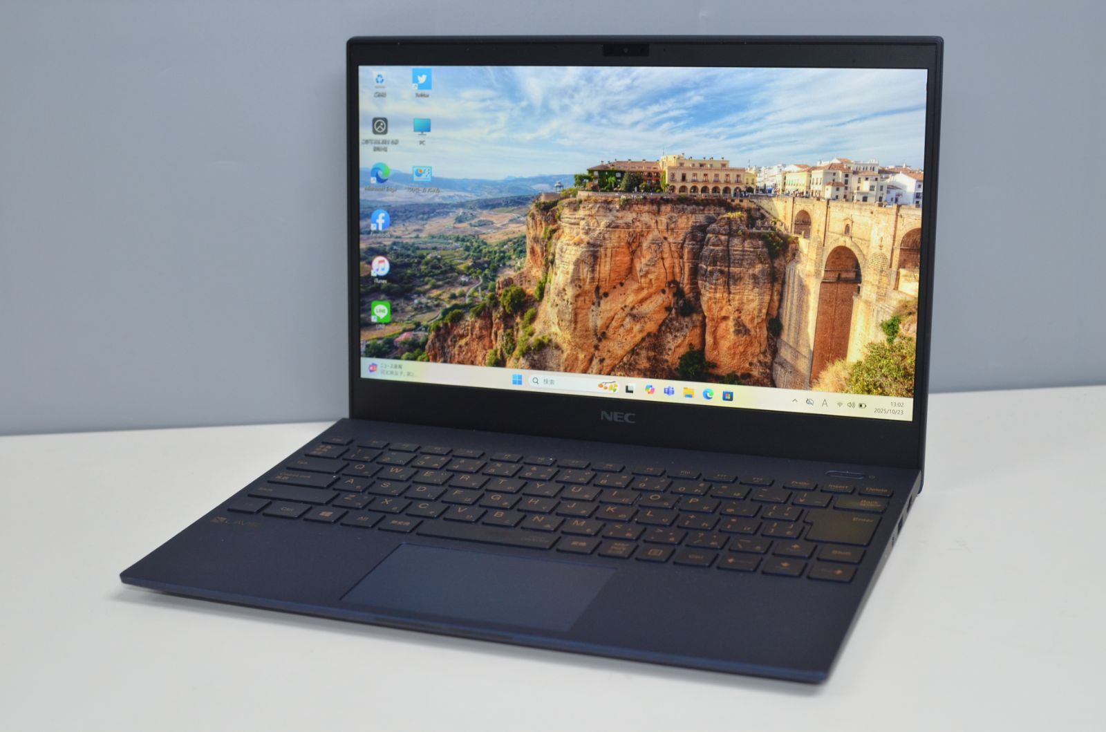軽量ノートパソコン NEC PC-PM750SAL Windows11 office 高性能core i7-10510U|メモリ8GB|爆速SSD512GB|13.3インチ|WEBカメラ|無線内蔵