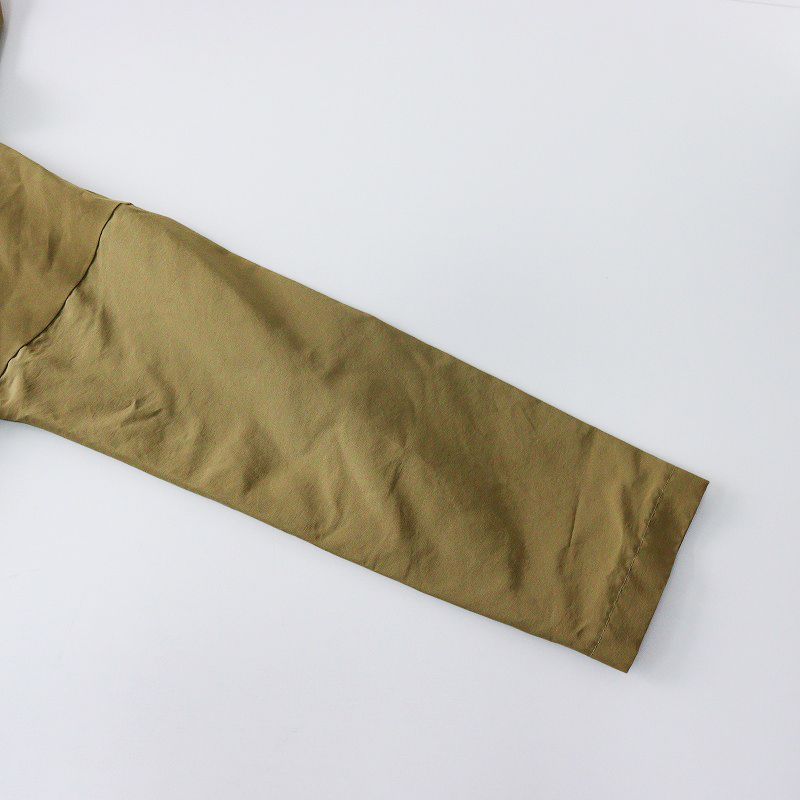 ベージュ 羽織り