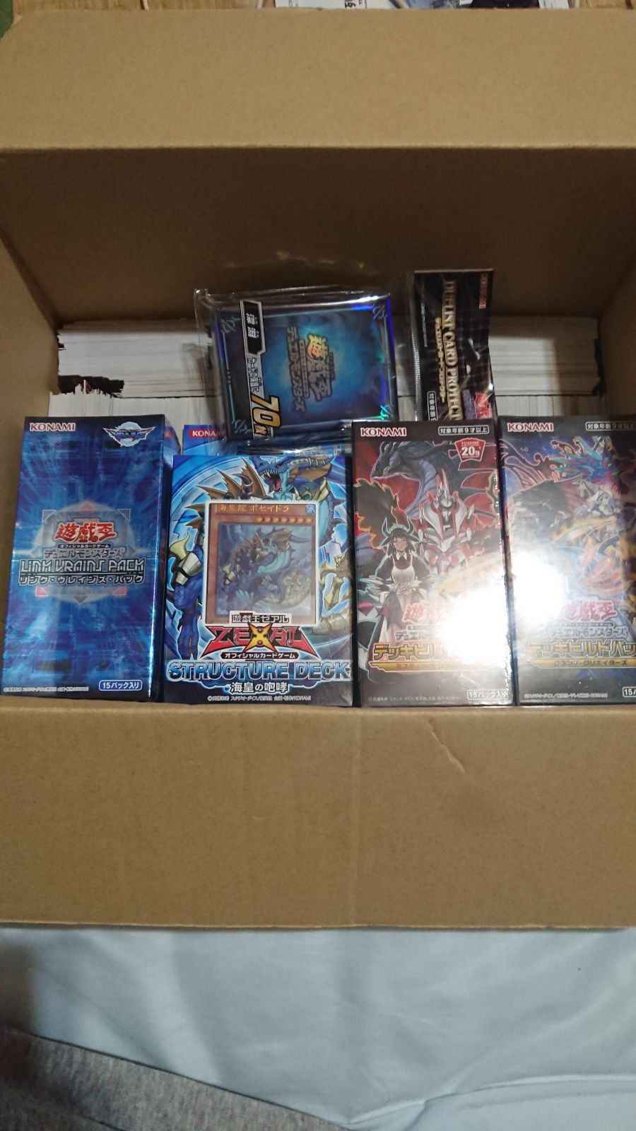 遊戯王　大量日版カード3000枚以上未開封品大量にあり 遊戯王大量日版3000枚以上未開封ストラクチャー大量