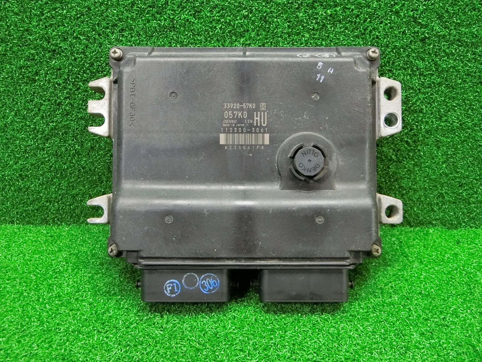 K8649 スイフト スポーツ ZC31S エンジンコンピューター 33920-57K0