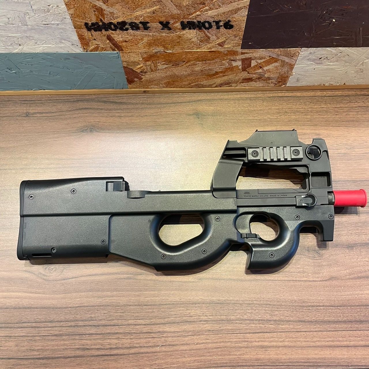 P90