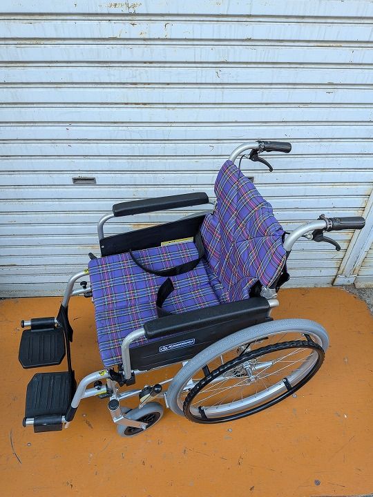 送料無料 一部地域を除く カワムラ 多機能簡易モジュール車いす KA-822B KM-25-1006-06