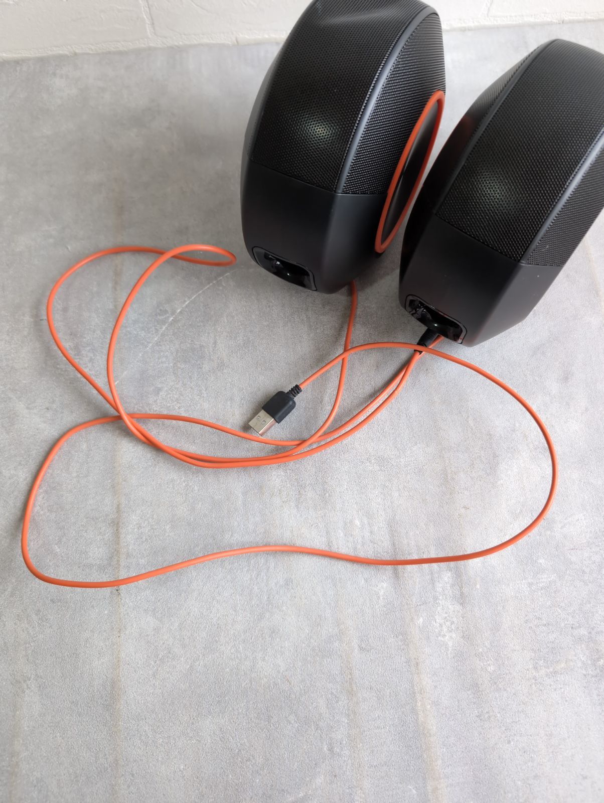 JBL Pebbles スピーカー　未開封品を1回だけ使用した品 Amazon.co.jp: JBL PEBBLES Bus Powered Speaker USB BAC