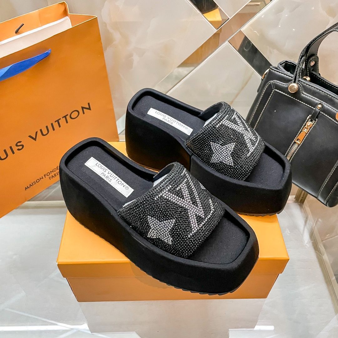 LOUIS VUITTON ドリル厚底スリッパ