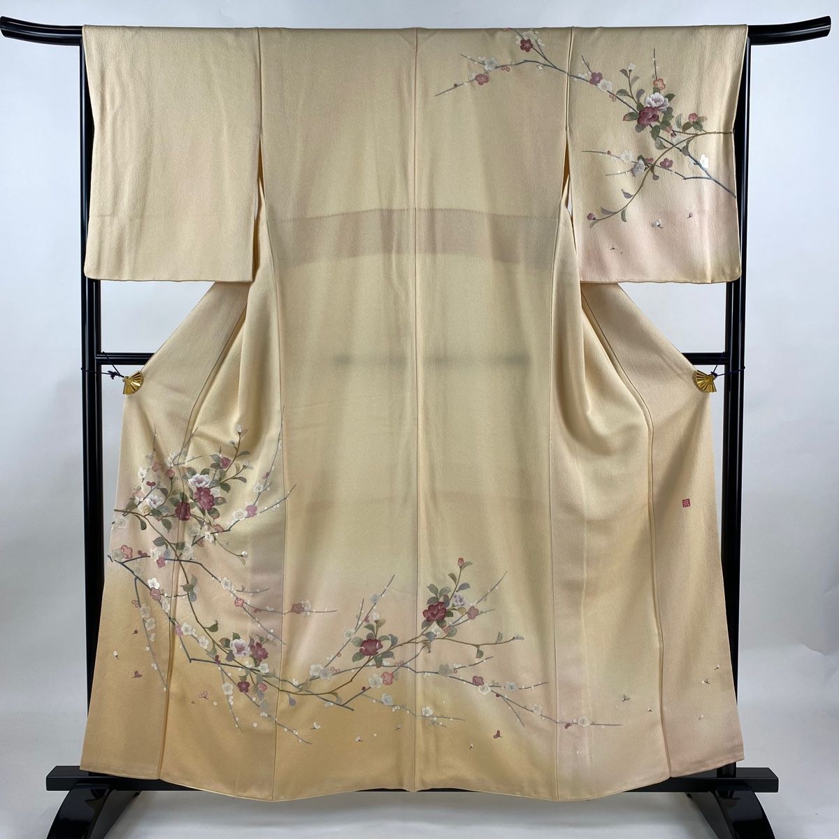 訪問着 身丈160cm 裄丈66cm M 袷 やまと 落款 枝花 枝梅 刺繍 ぼかし 薄オレンジ 正絹 秀品