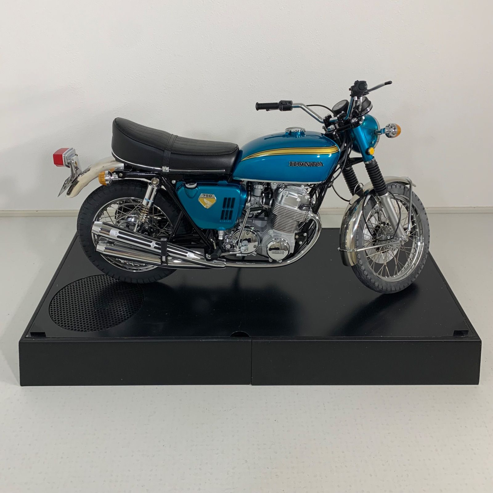 ディアゴスティーニ CB750 ジャンク品 ☆デアゴスティーニ 1/4 Honda CB750 FOUR 完成品 ジャンク - メルカリ