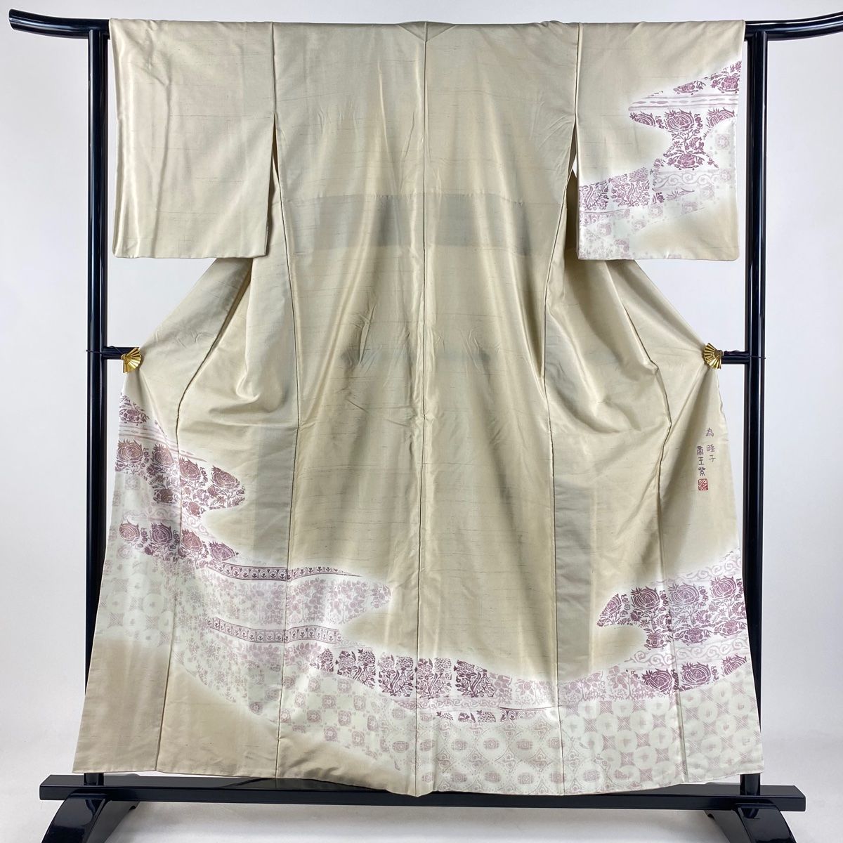 付下げ 身丈157cm 裄丈63cm S 袷 帝王紫 紬地 落款 草花 市松 金彩 ベージュ 正絹
