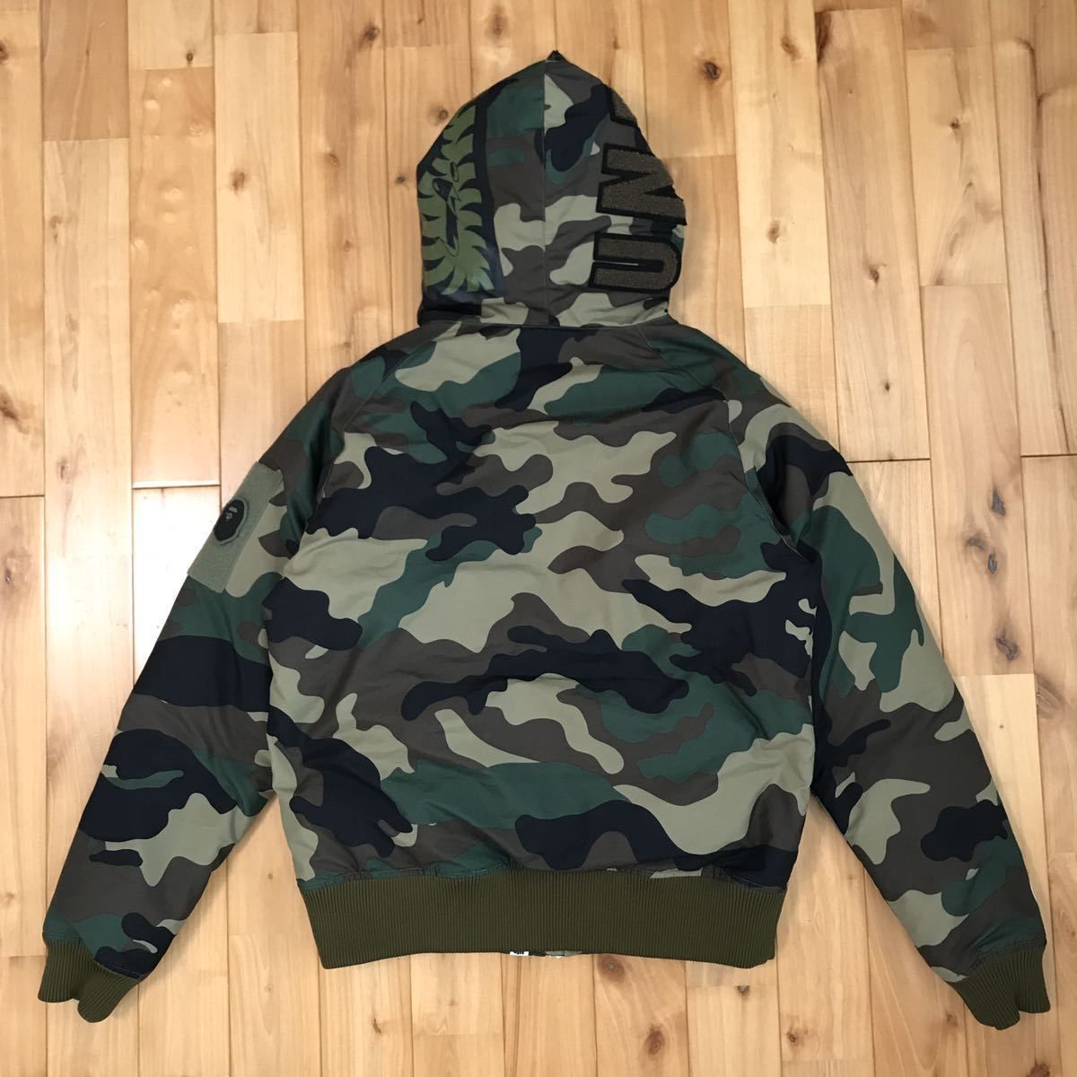 bape UNDEFEATED シャーク ダウン 迷彩 Mメンズ - ダウンジャケット