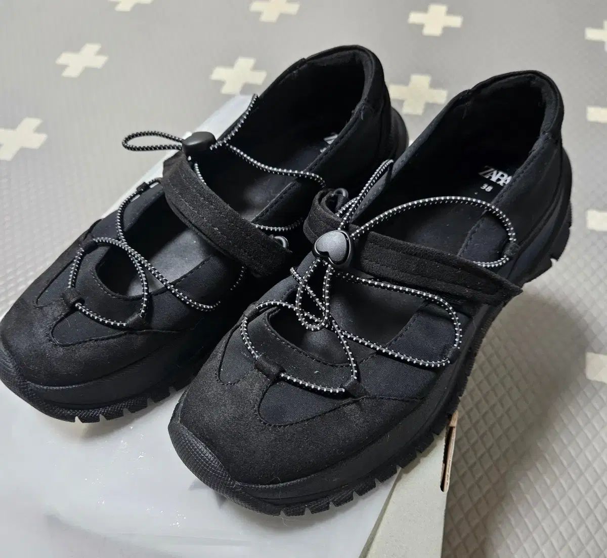 ZARA(ザラ) トラックソールシューズ 38 サイズ - メルカリ