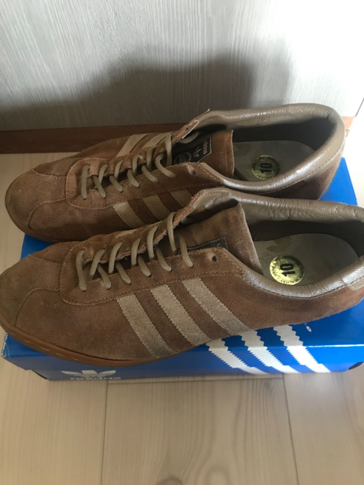 メルカリshops アディダス シティシリーズ ハワイ復刻 激レア2店舗限定モデル28 5cm