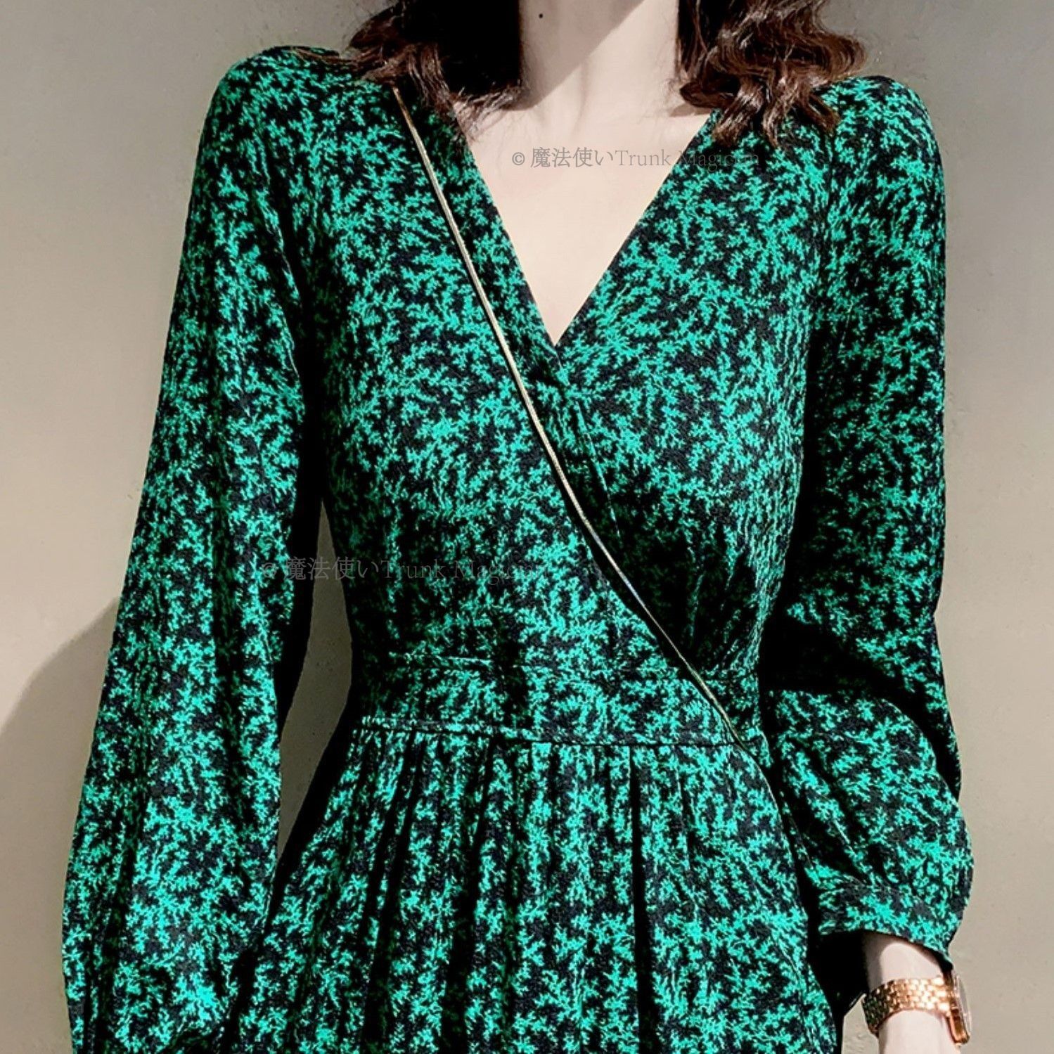 ロングワンピース 秋 グリーン Vネック 総柄 キキョウ 長袖 CCVZ1026P287