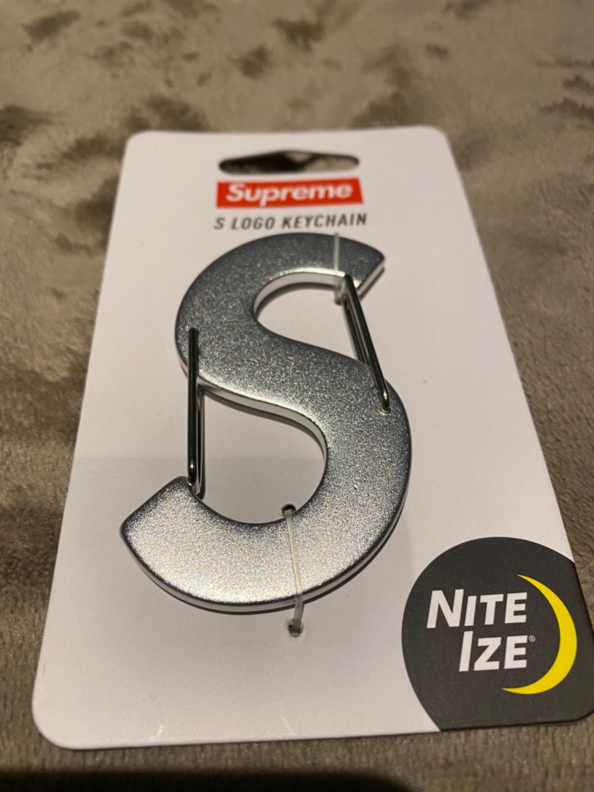 Supreme Nite Ize S Logo Keychain - キーホルダー