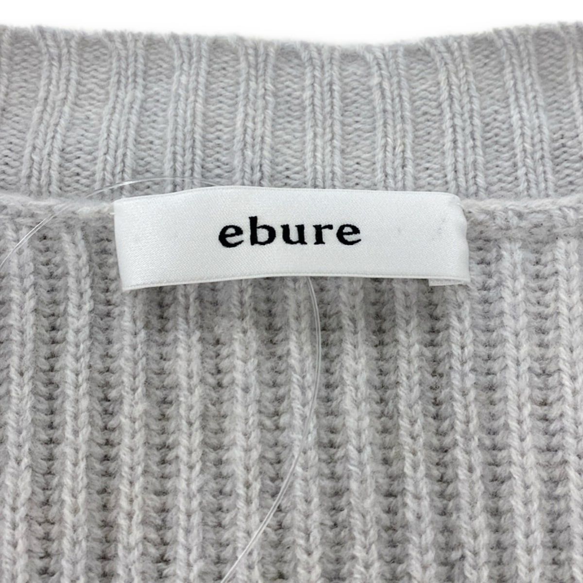 - ライトグレー