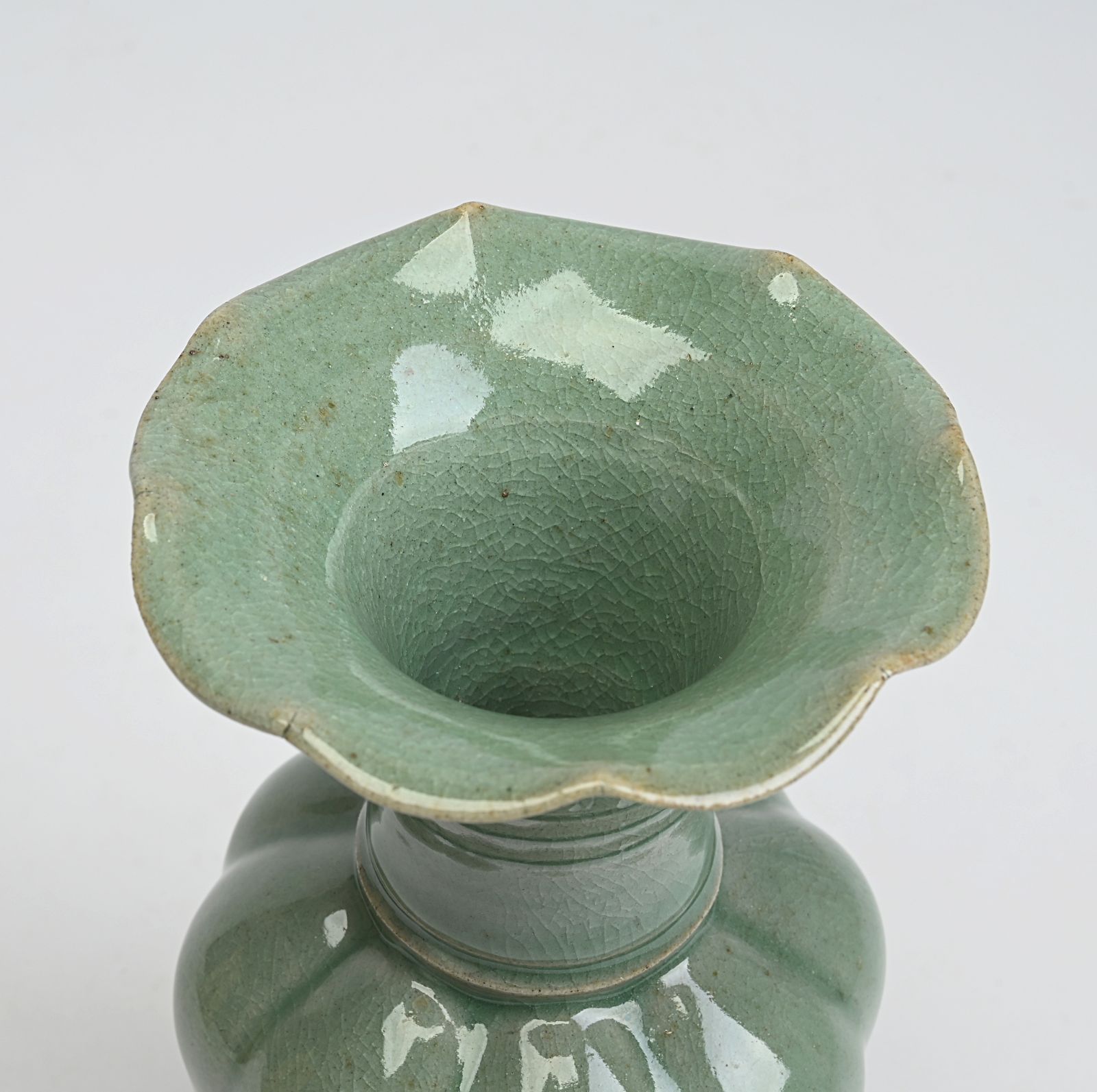 茶道具 広州窯青磁 花入象嵌唐草文 花器 共箱