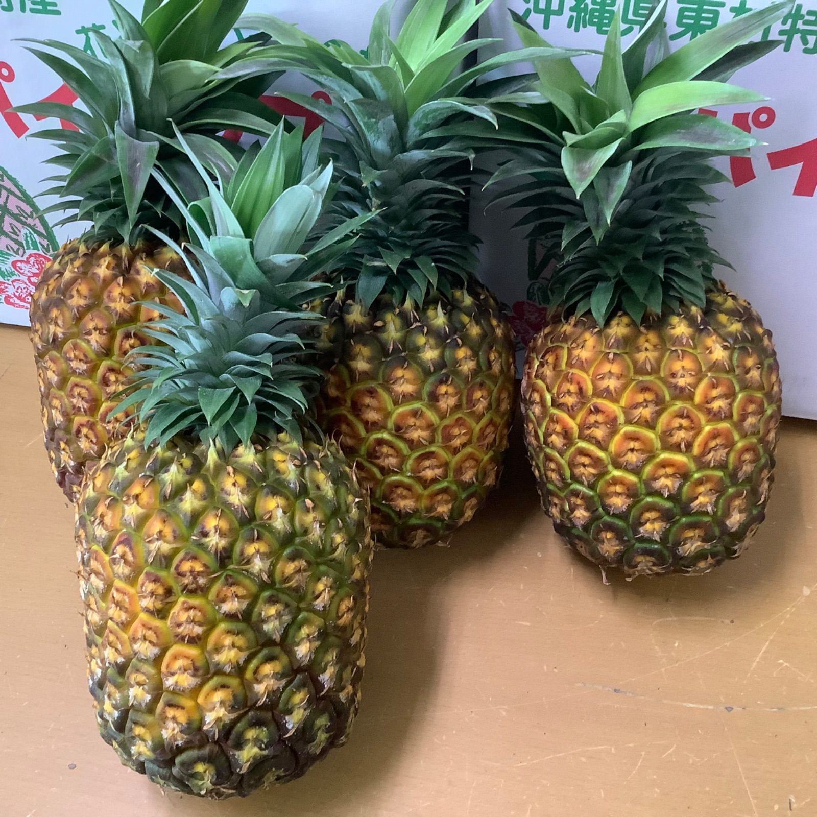 沖縄産ゴールドバレルパイン約4kg(3-4個) 贈答用にも - メルカリ