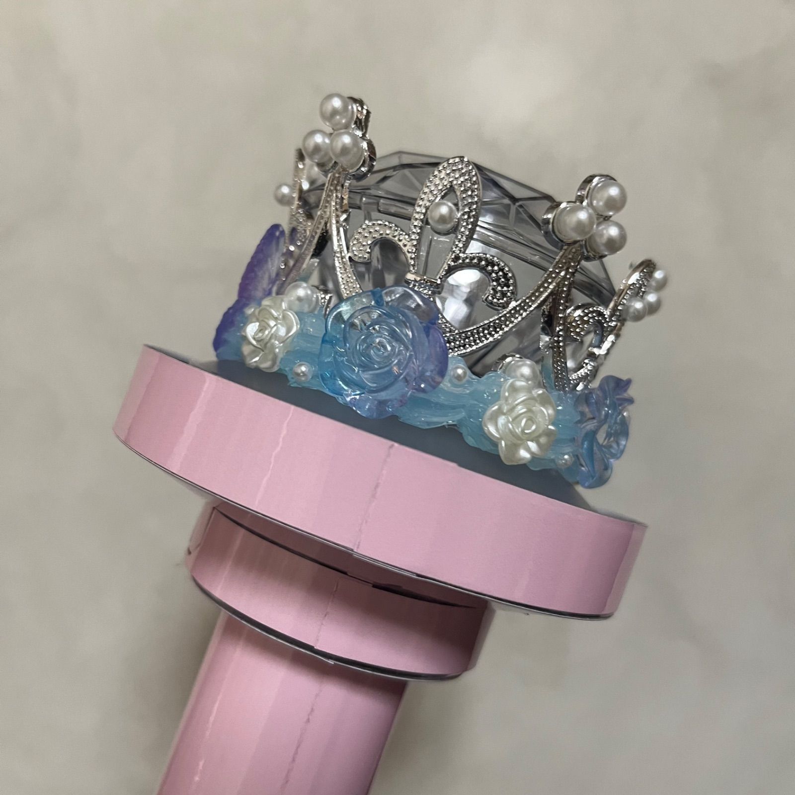 【装着イメージ】セブチ クラウン ティアラ ペンライト デコ カラット棒 装着イメージ】セブチ クラウン ティアラ ペンライト デコ カラット棒