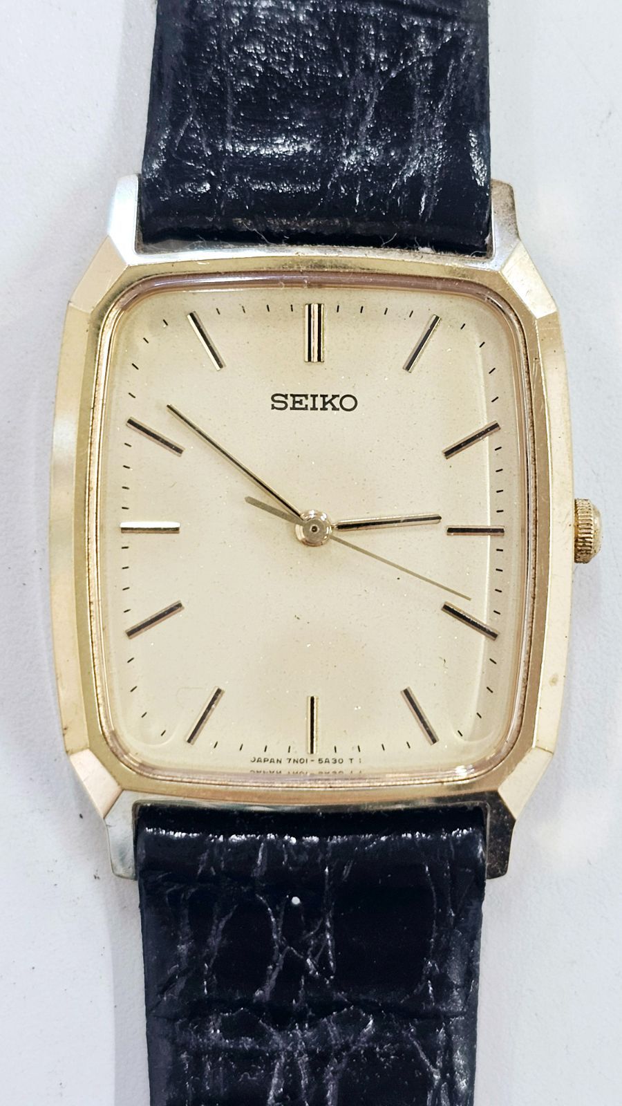 B-474 SEIKO/セイコー 7N01-5A30 ゴールド文字盤 ブラックベルト 
